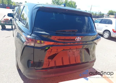2024 Toyota Sienna Le из США, поврежденный, VIN 5TDKRKEC7RS188927